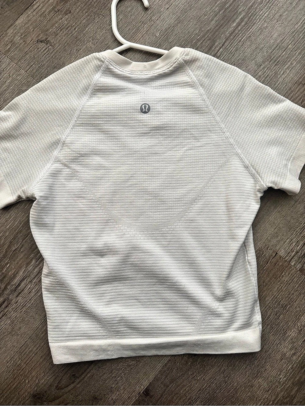 🏃‍♀️ Lululemon Workout Top – Size 0/2 – Good Condition